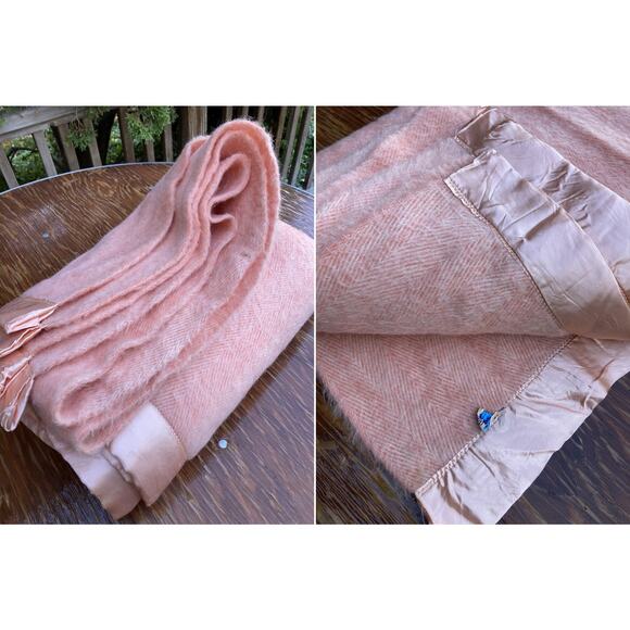74" X 80" 100% Wool Blanket Made in USA by Kenwood Vintage Rare Salmon Pink MCM - Picture 2 of 4